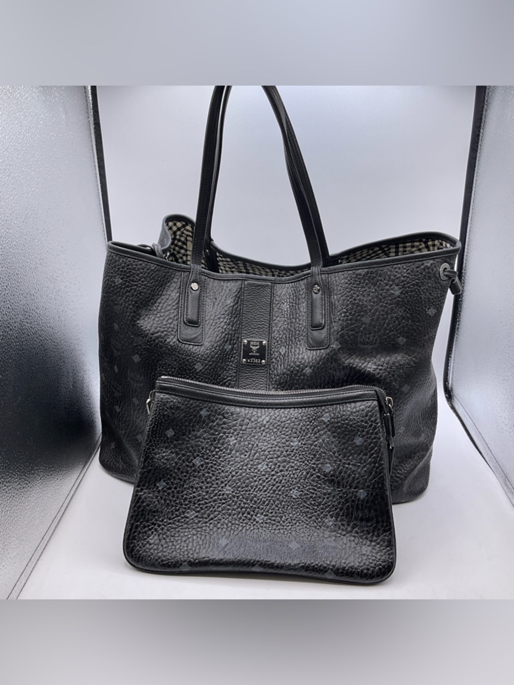 MCM Reversible Liz Shopper in Visetos Monogram Large Black With Pouchette